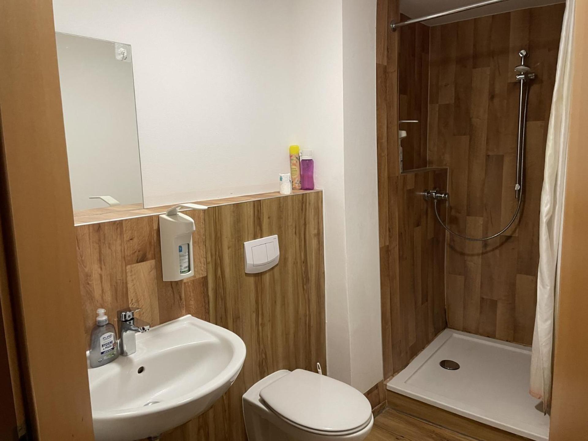 Personalwohnheim Altenpflege Foditsch Sankt Johann  Ruang foto